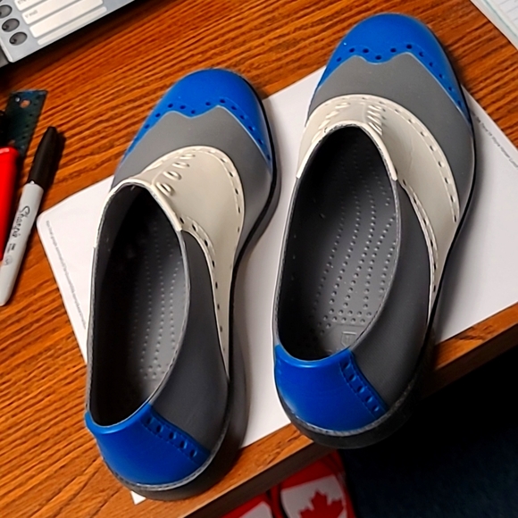 Biion Golf Shoes - Picture 1 of 3